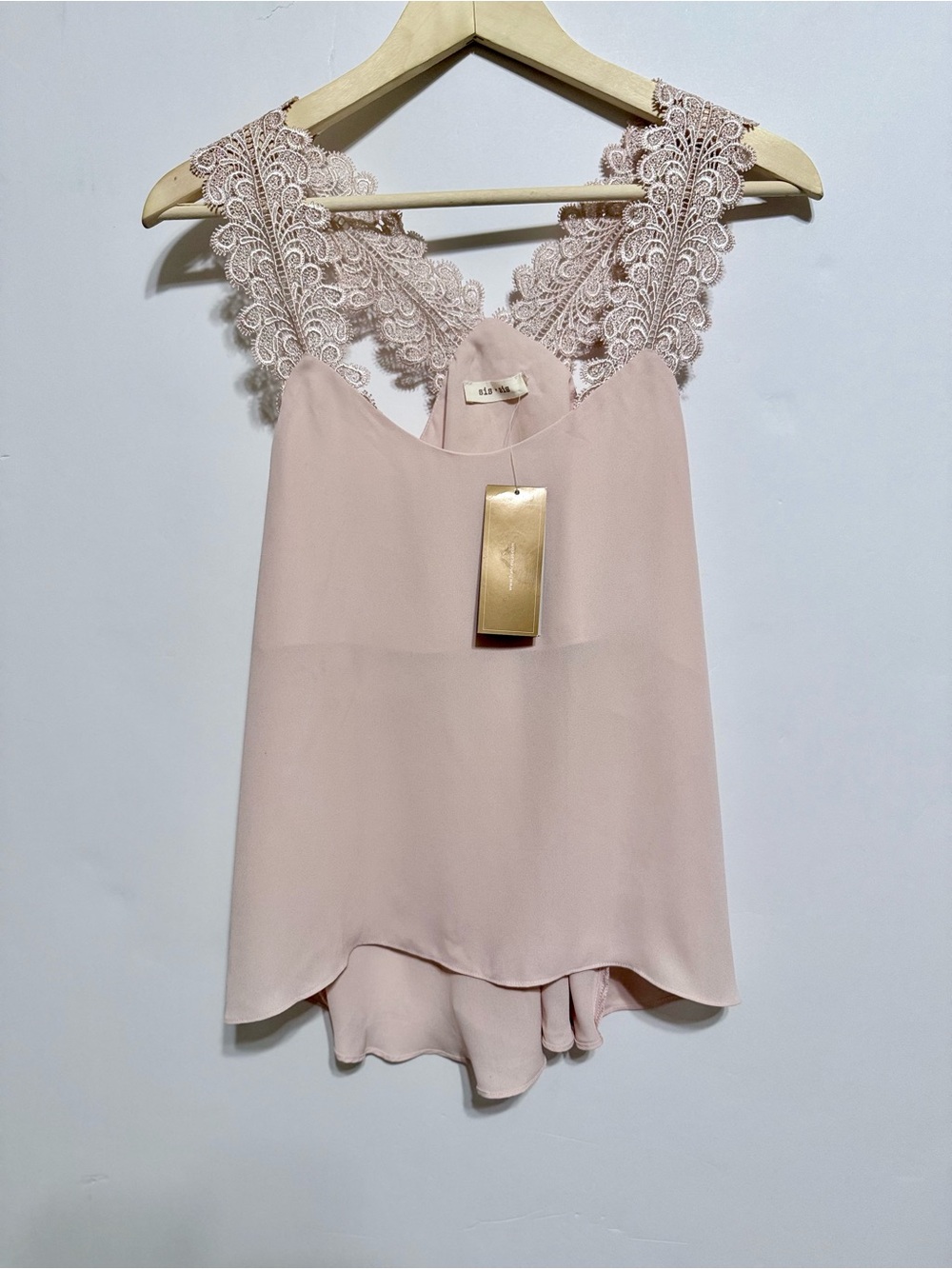 Francesca’s NWT Sis Sis pink blush flowy sheer camisole
